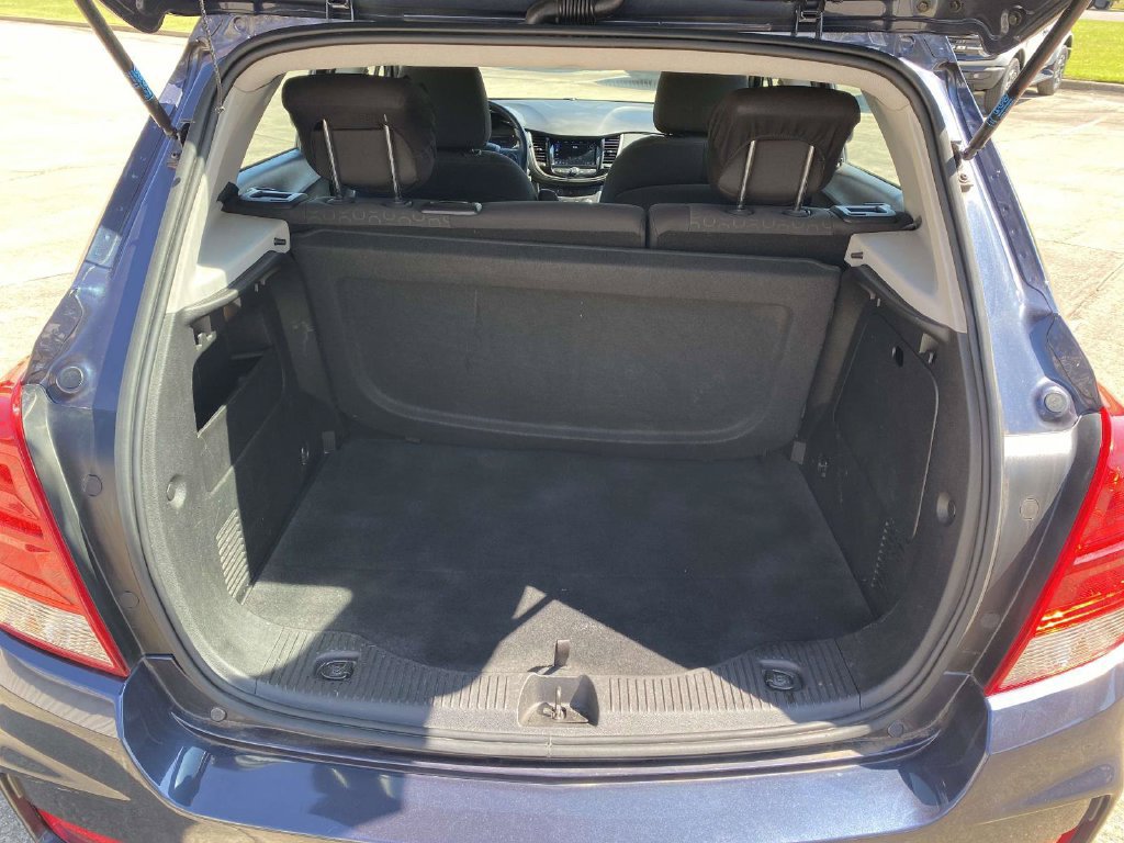 Used 2018 Chevrolet Trax LS FWD image 10