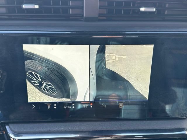 Used 2024 GMC Sierra 1500 AT4 w/ Technology Package AWD/4WD image 26