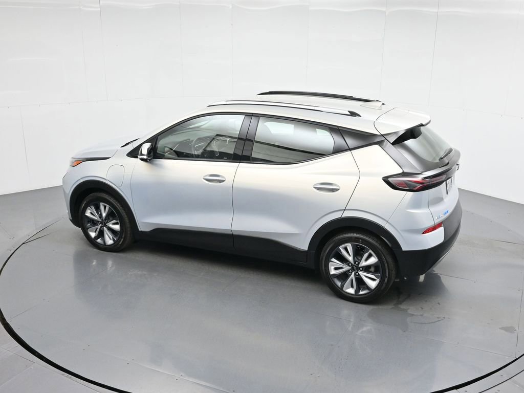 Used 2022 Chevrolet Bolt EUV LT w/ Convenience Package image 20