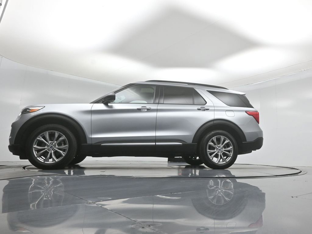 Certified 2023 Ford Explorer XLT w/ Equipment Group 202A AWD/4WD image 51