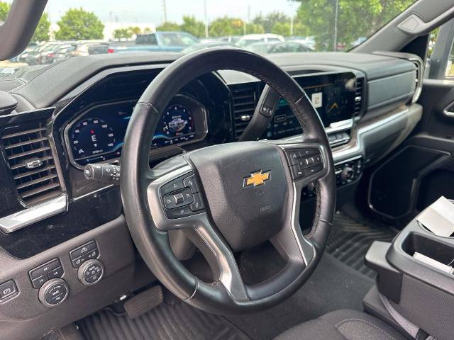 Used 2025 Chevrolet Silverado 2500 LT w/ Convenience Package AWD/4WD image 9