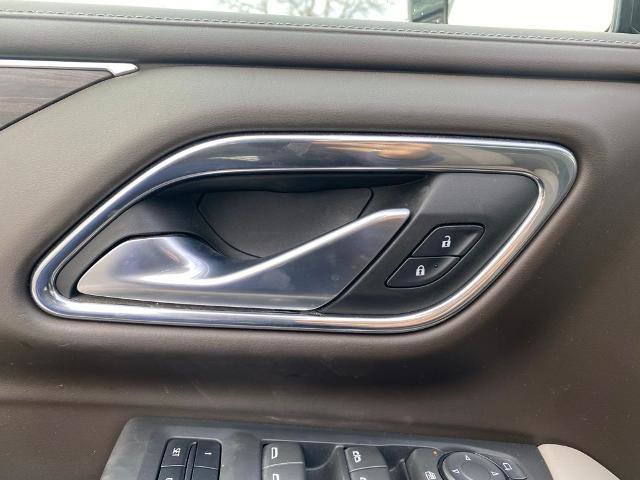 Used 2023 Chevrolet Suburban Z71 image 14