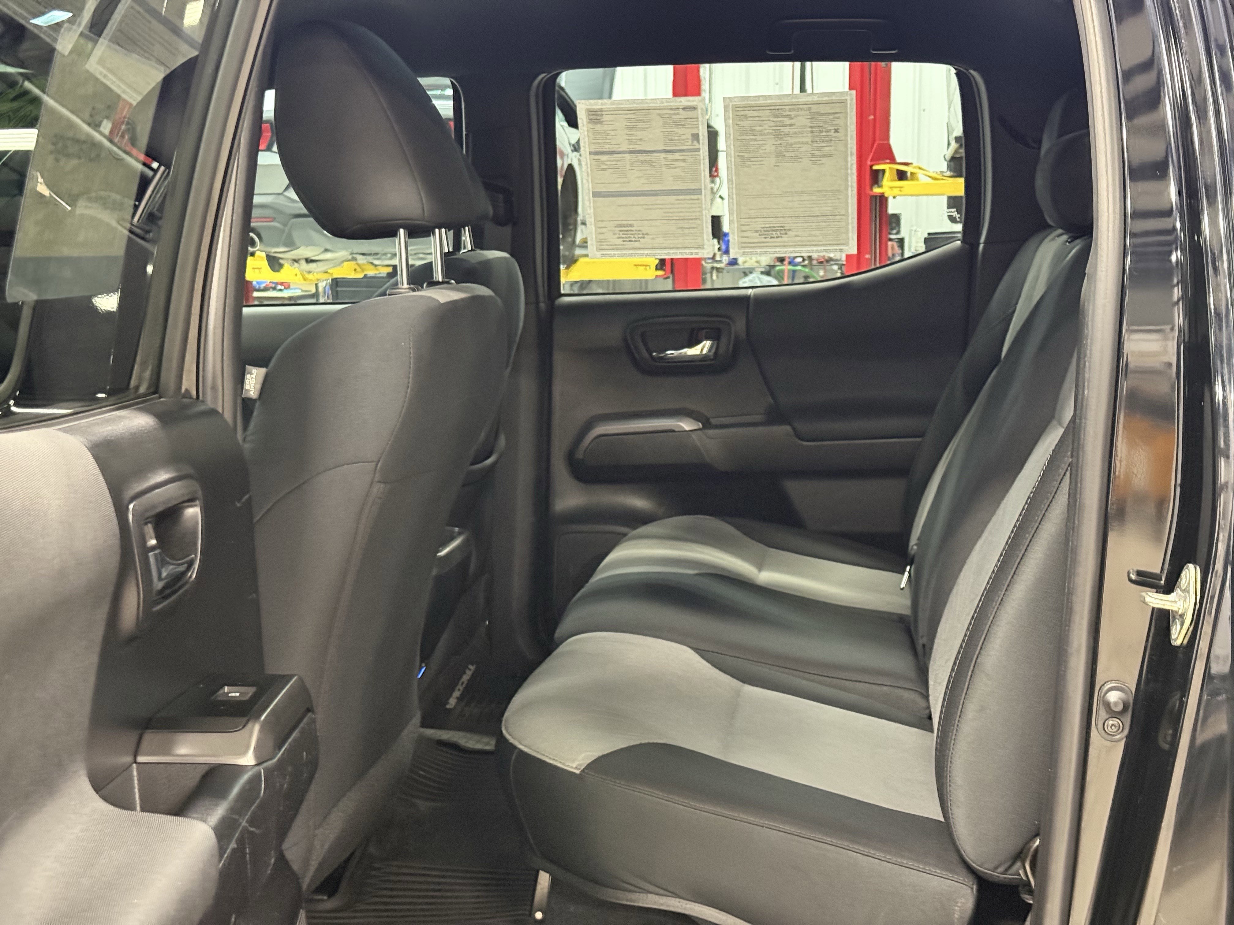 Used 2020 Toyota Tacoma TRD Off-Road image 15