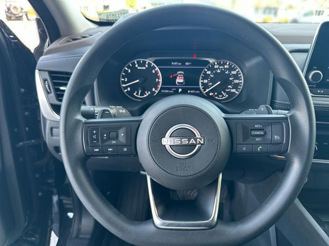 Used 2023 Nissan Rogue S AWD/4WD image 15