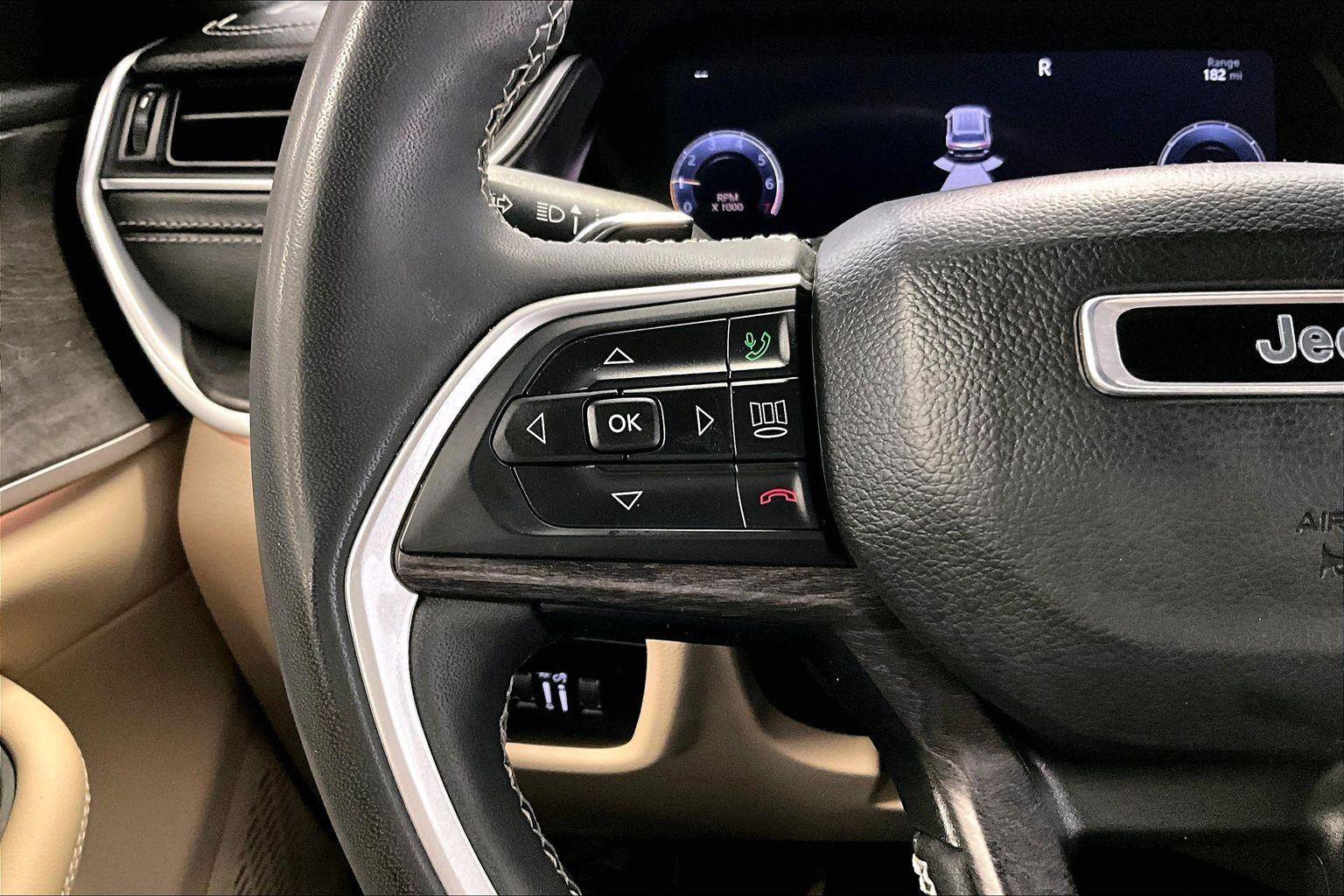 Used 2023 Jeep Grand Cherokee L Limited image 17