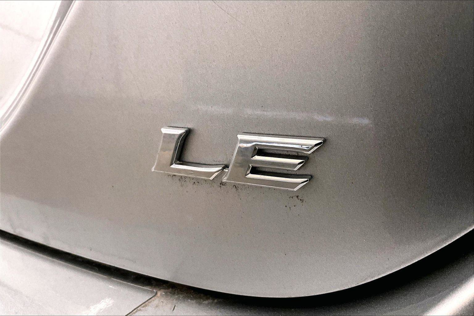 Used 2020 Toyota Camry LE image 13