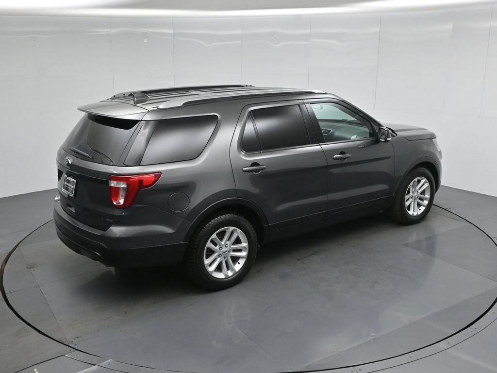 Certified 2017 Ford Explorer XLT w/ Equipment Group 202A FWD image 41