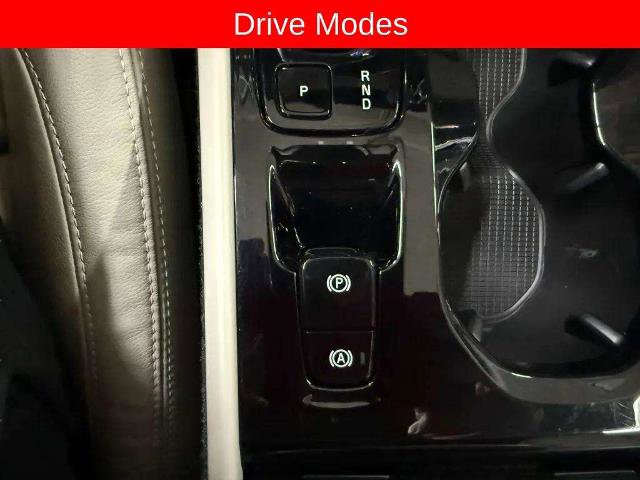 Used 2023 Volvo XC40 B5 Ultimate w/ Climate Package AWD/4WD image 14