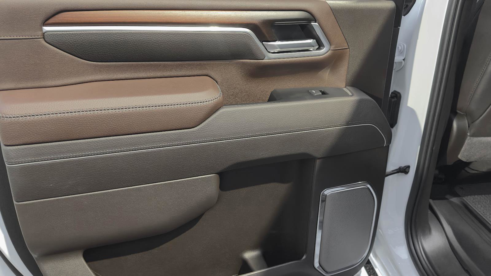 Used 2025 GMC Sierra 2500 Denali w/ Denali Reserve Package image 9