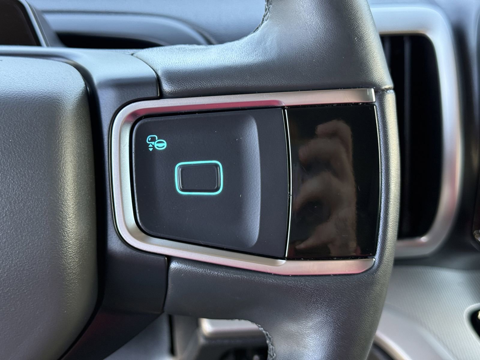 Certified 2025 Ford Expedition Active image 30