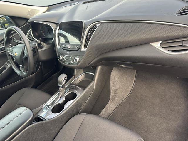 Used 2025 Chevrolet Malibu LT FWD image 12
