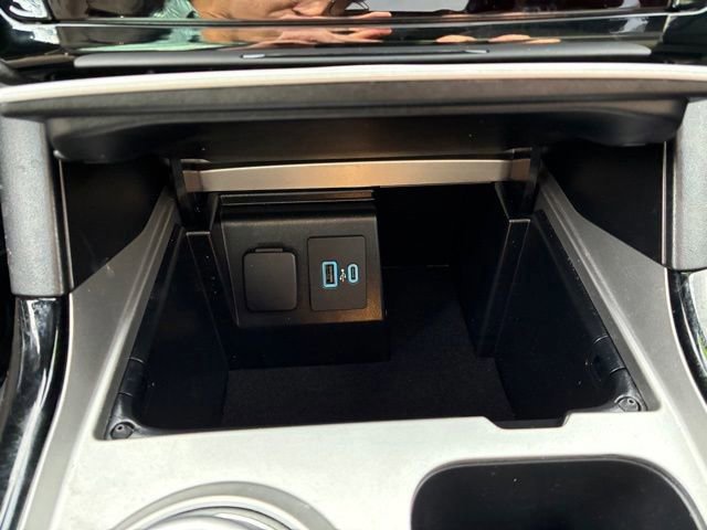 Certified 2024 Ford Explorer ST-Line w/ Class IV Trailer Tow Package image 29