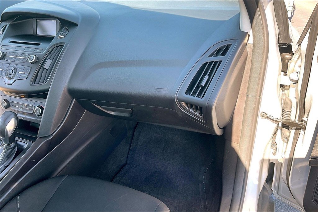 Certified 2017 Ford Focus SE image 14