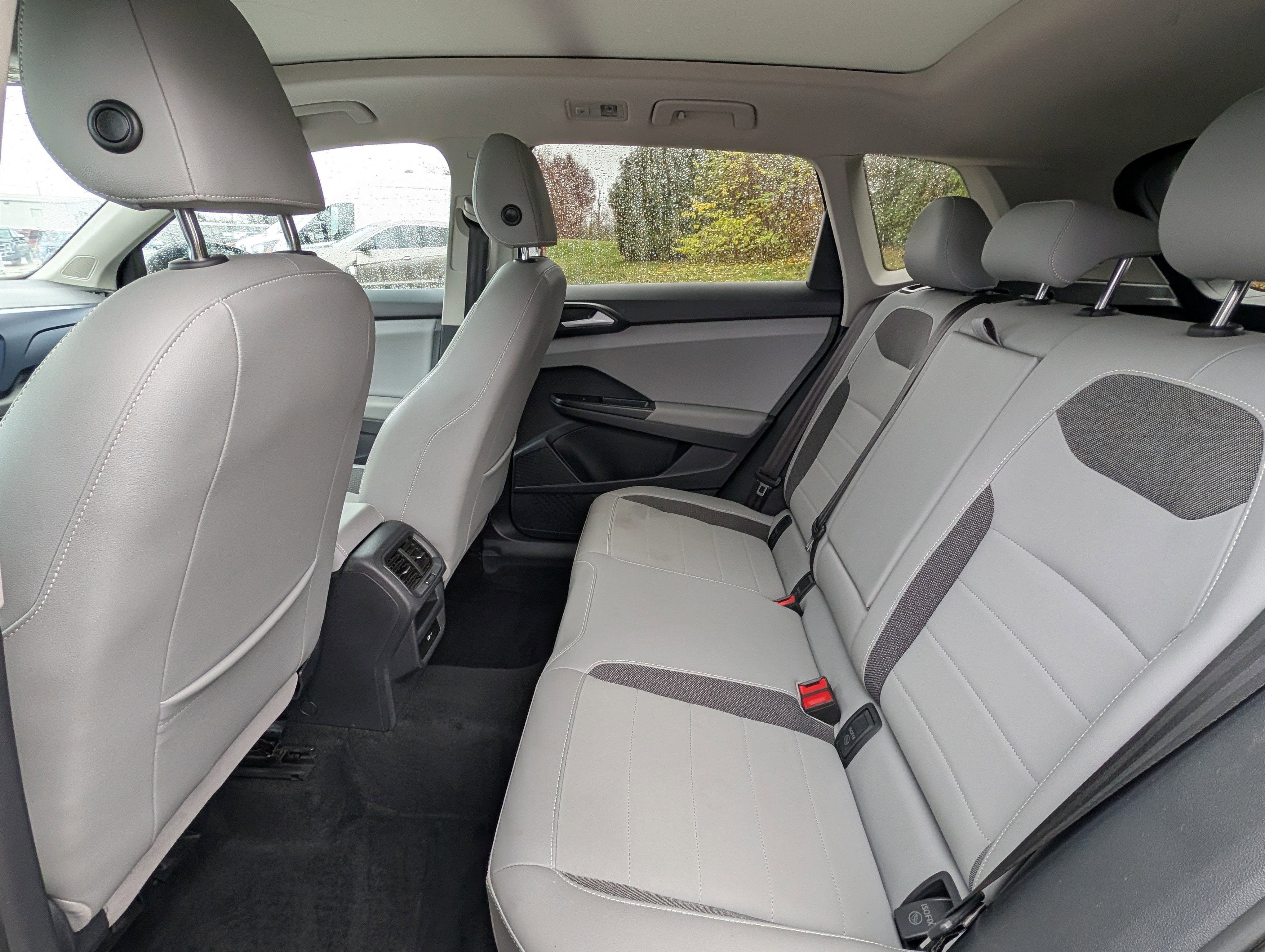 Used 2023 Volkswagen Taos SE image 29