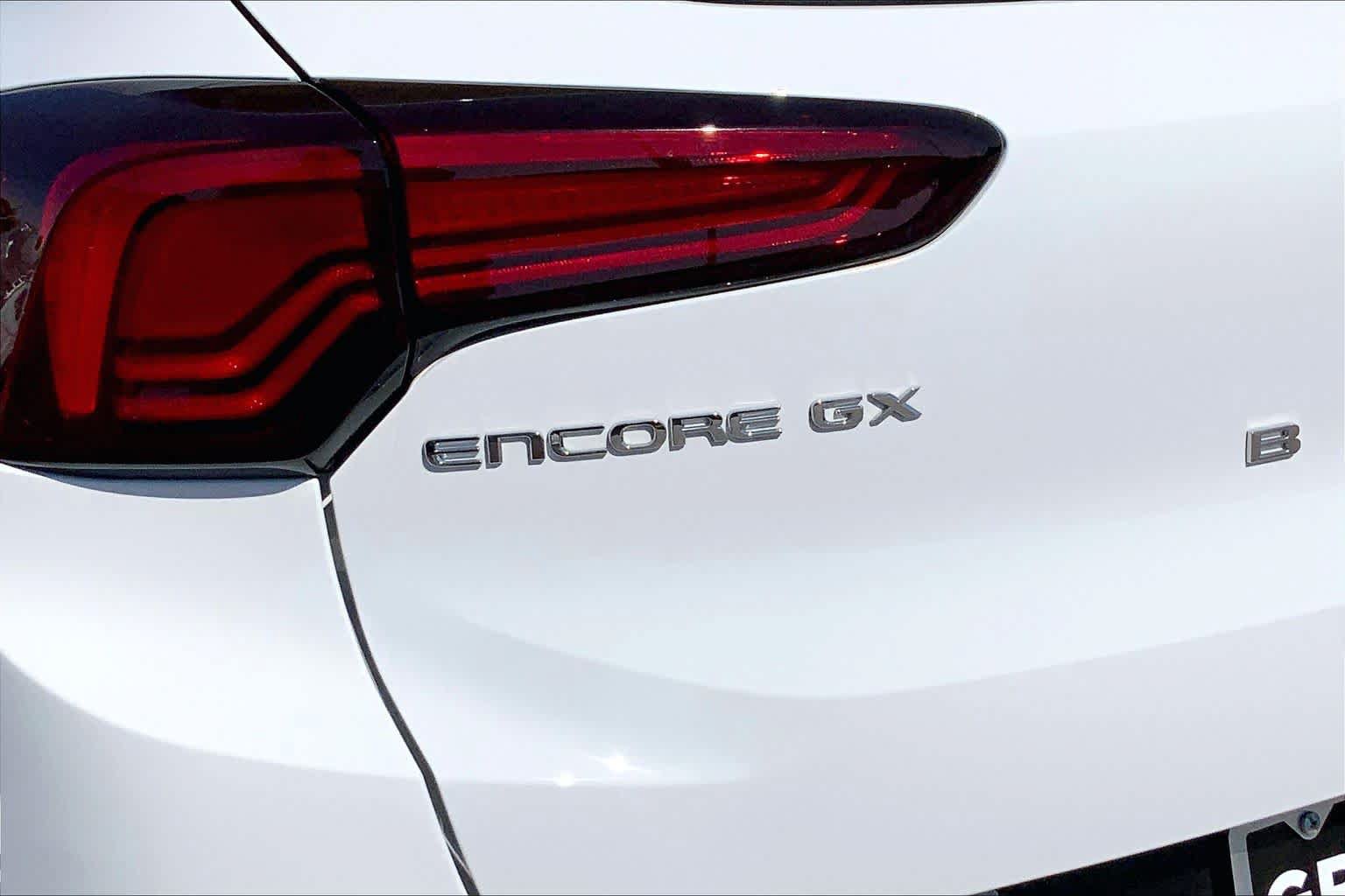 Used 2025 Buick Encore GX Sport Touring w/ Advanced Technology Package FWD image 10