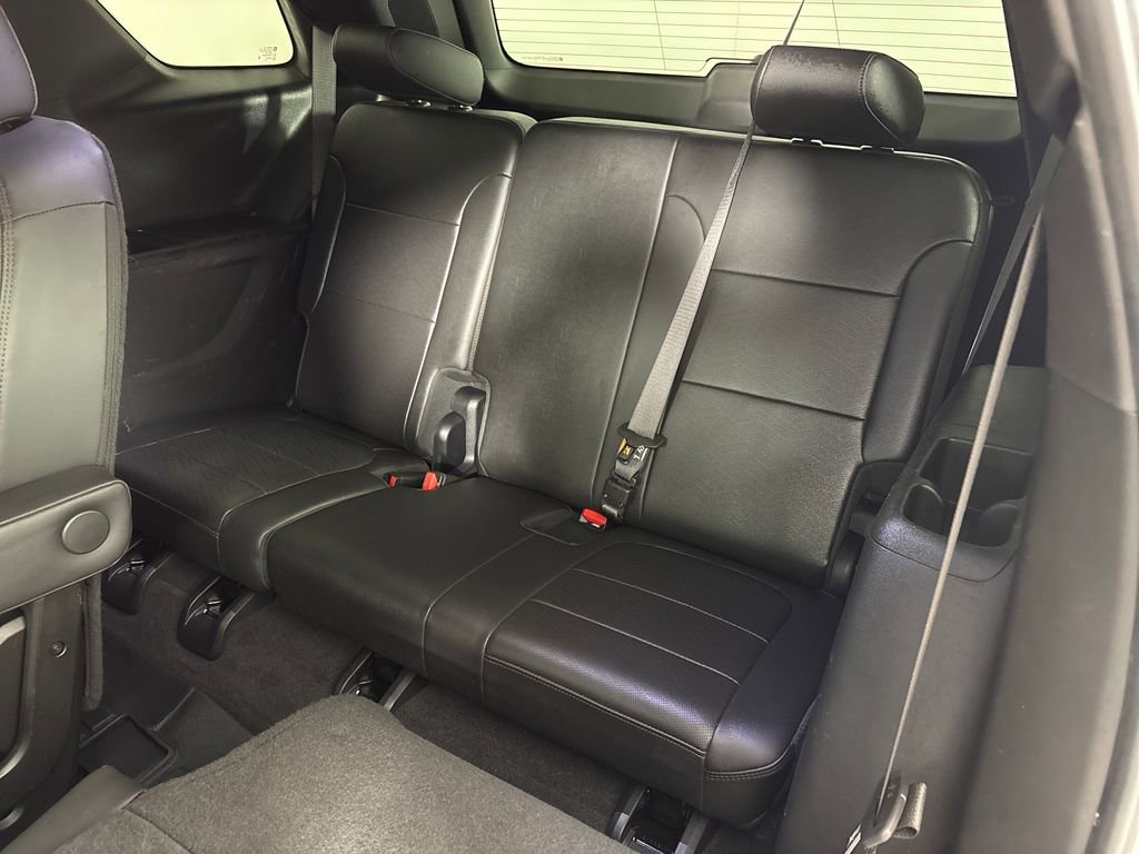Used 2023 Chevrolet Traverse High Country FWD image 32