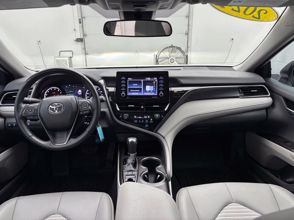Used 2024 Toyota Camry SE AWD/4WD image 3