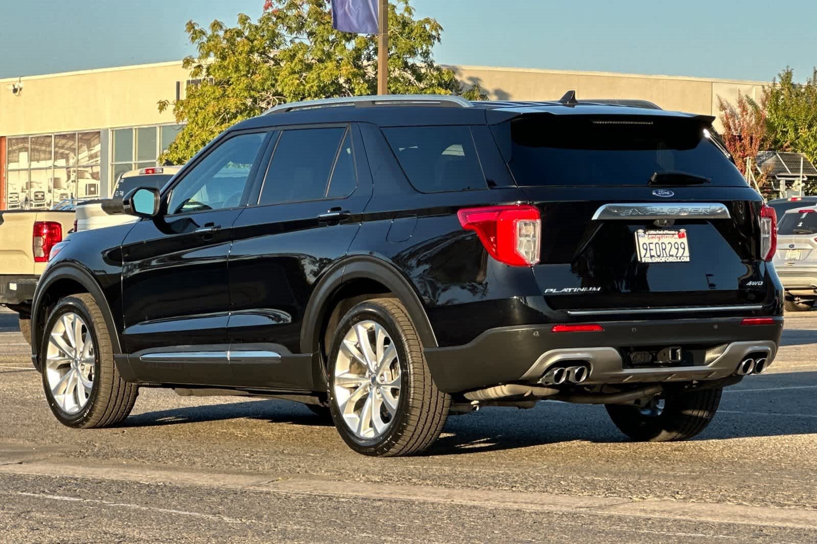Certified 2023 Ford Explorer Platinum w/ Technology Package image 3