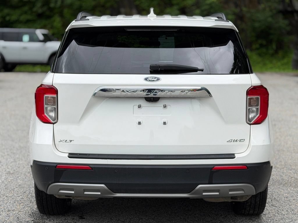 Certified 2022 Ford Explorer XLT w/ Equipment Group 202A AWD/4WD image 4