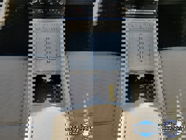 Used 2025 Hyundai Santa Fe Calligraphy w/ Tow & Go Package image 18