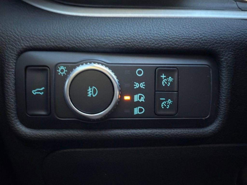 Certified 2022 Ford Explorer XLT w/ Equipment Group 202A image 25