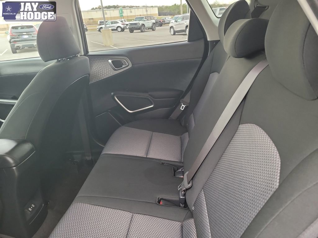 Used 2025 Kia Soul LX w/ LX Technology Package image 28