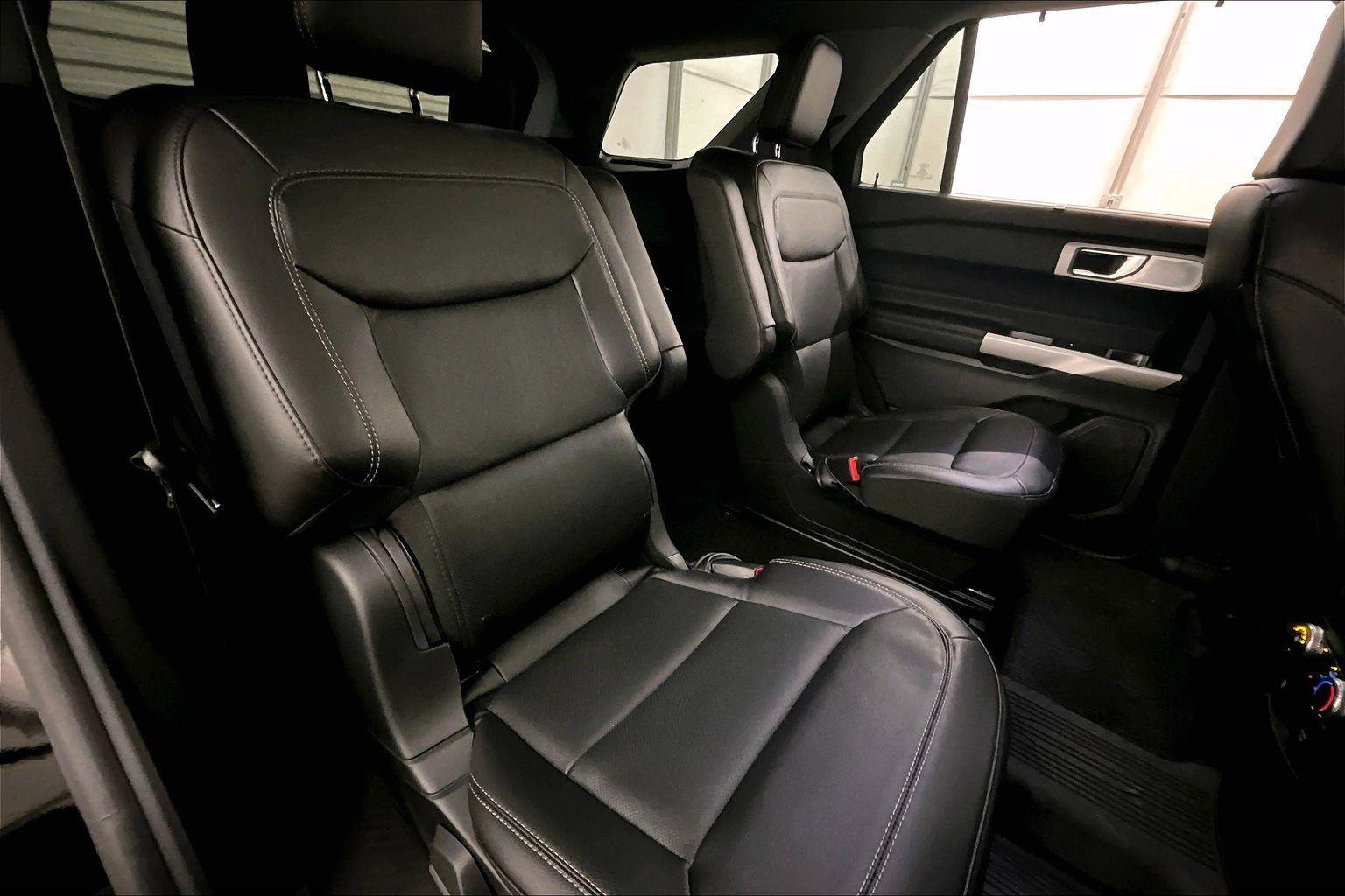 Certified 2023 Ford Explorer Limited w/ Limited Technology Package image 26