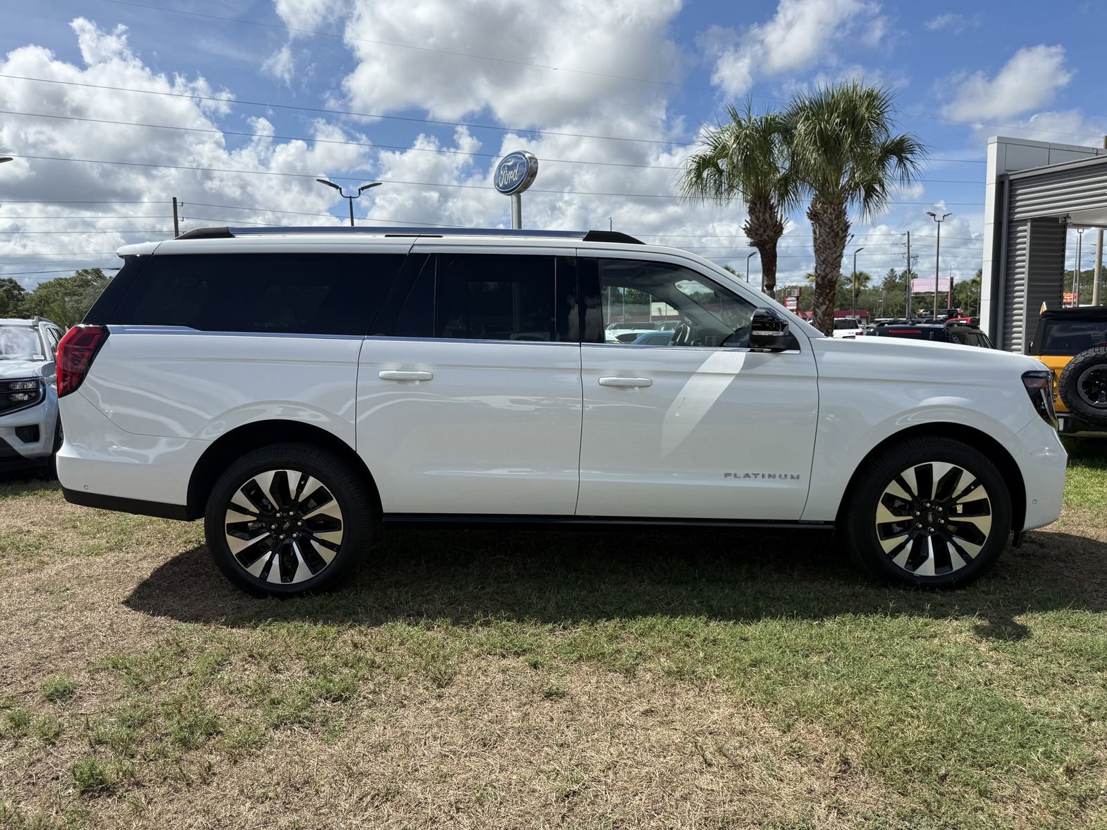 Certified 2025 Ford Expedition Max Platinum w/ Driver's Package AWD/4WD image 3