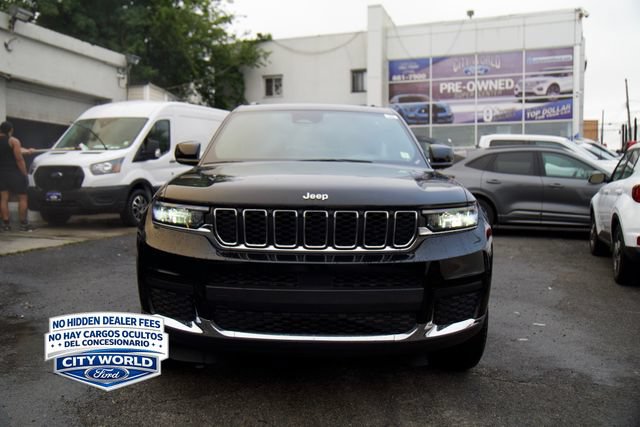 Used 2024 Jeep Grand Cherokee L Laredo RWD image 2