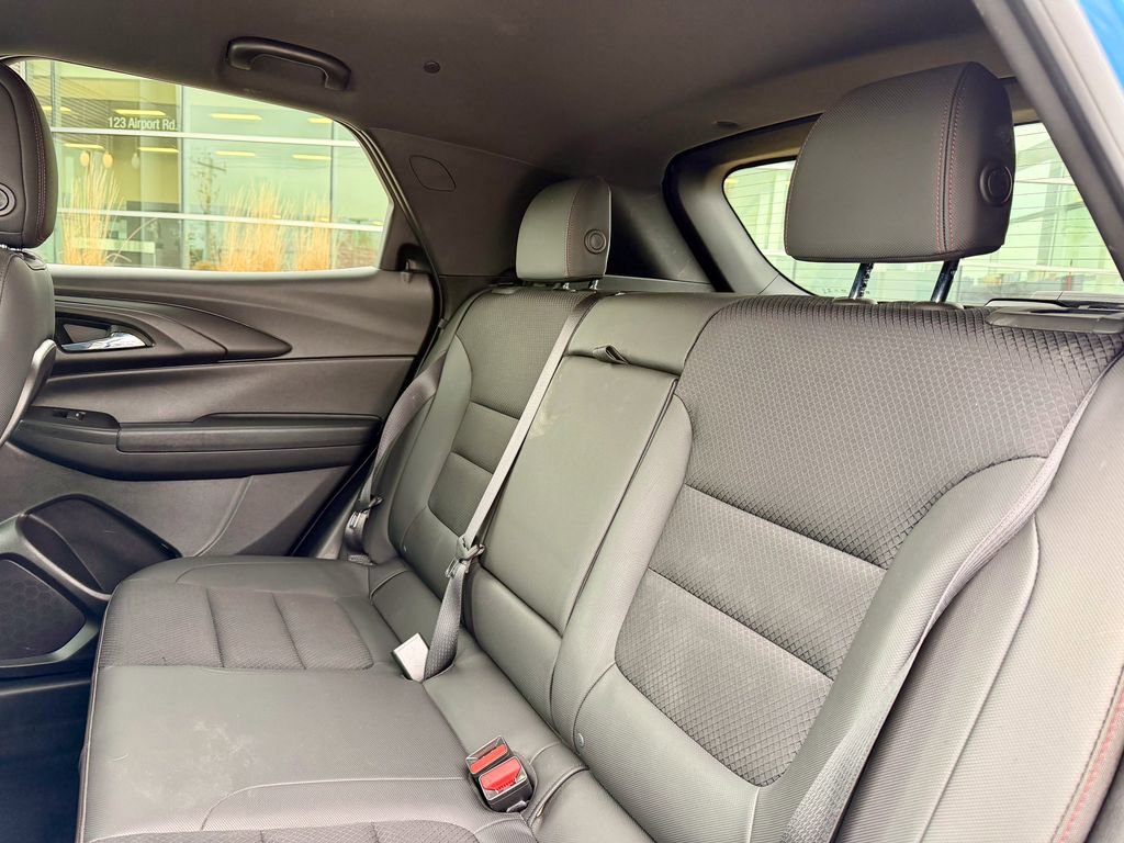 Used 2023 Chevrolet TrailBlazer RS w/ Convenience Package image 11