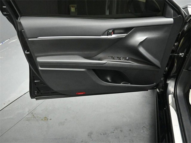 Used 2024 Toyota Camry SE image 20