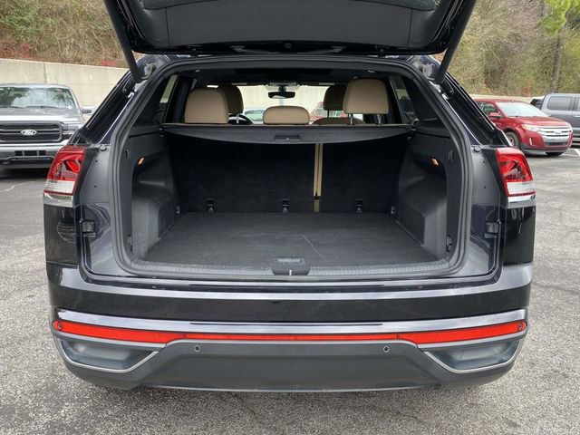 Used 2020 Volkswagen Atlas Cross Sport SE w/ Panoramic Sunroof Package image 12