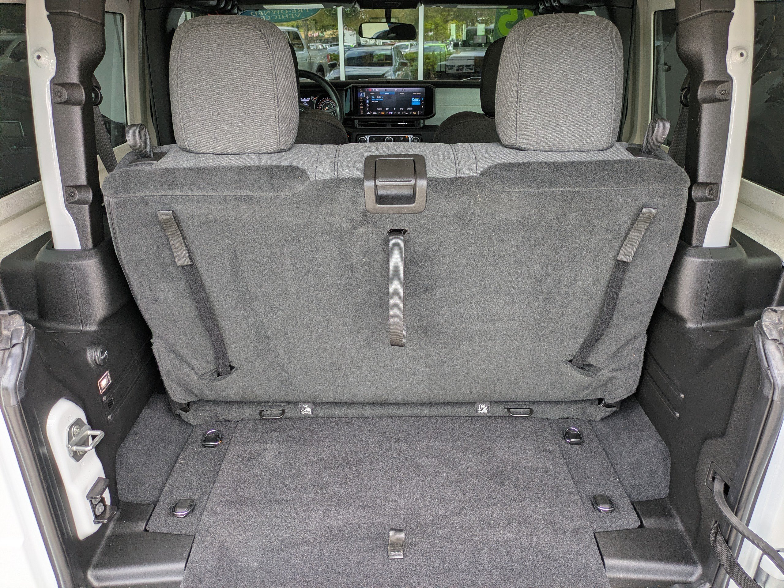 Used 2025 Jeep Wrangler Sport AWD/4WD image 13