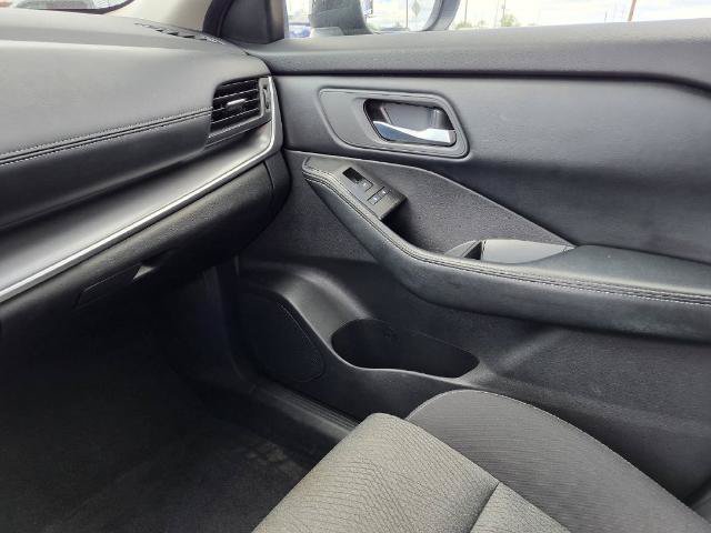 Used 2025 Nissan Rogue SV FWD image 21
