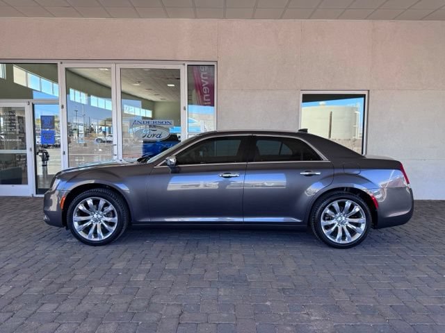Used 2019 Chrysler 300 Limited RWD image 2