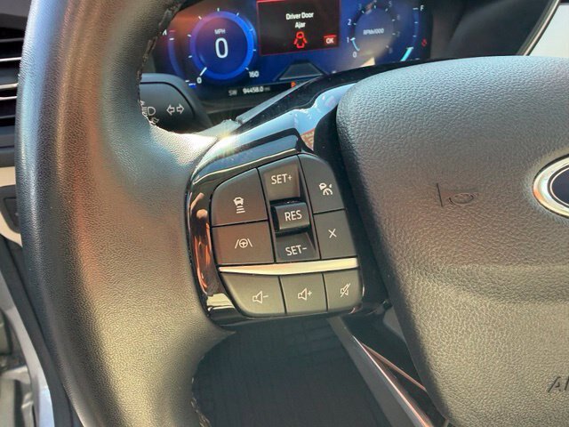 Certified 2022 Ford Escape SEL w/ Technology Package AWD/4WD image 9