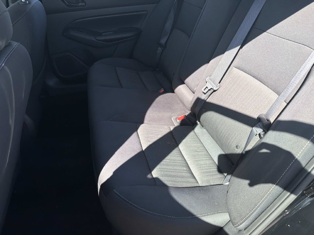 Used 2024 Nissan Altima 2.5 SV FWD image 21