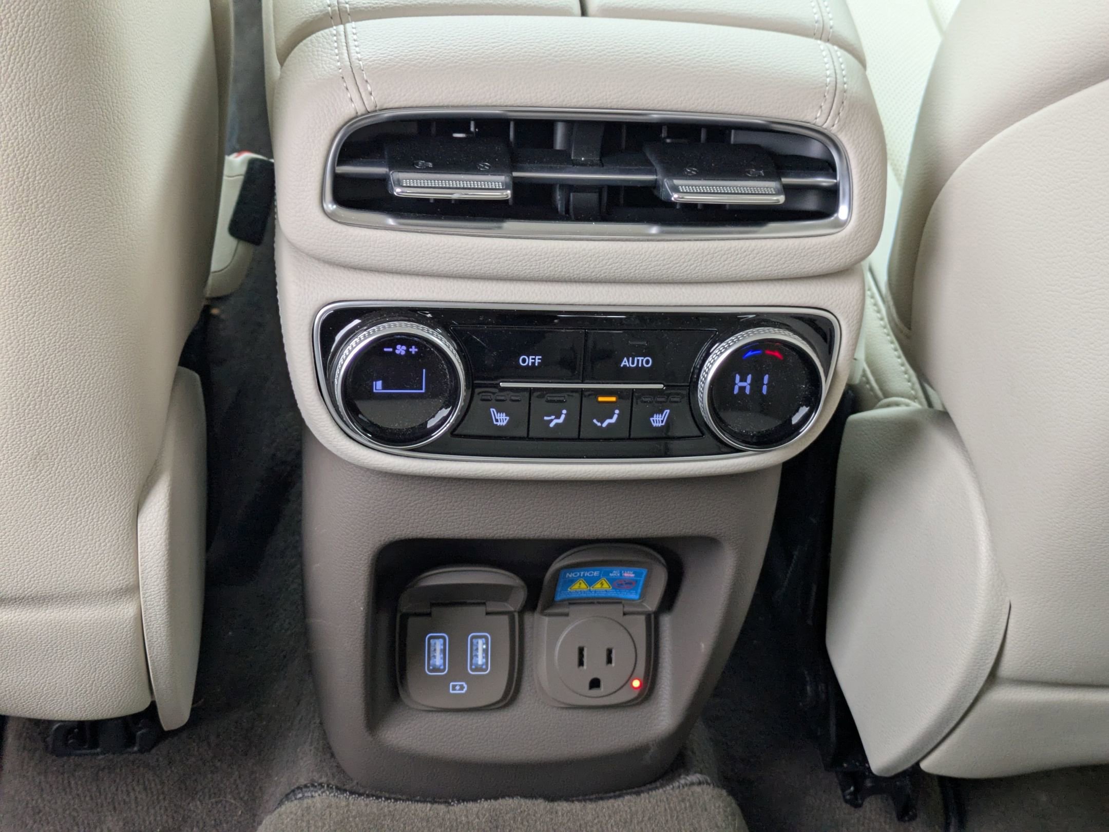 Used 2024 Genesis GV80 3.5T w/ Advanced Package image 31