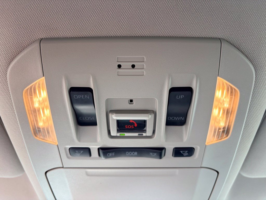 Used 2020 Toyota Highlander XLE AWD/4WD image 18