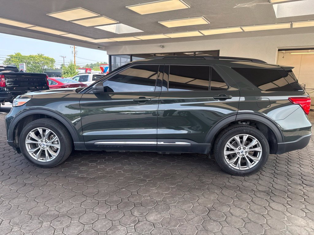 Certified 2023 Ford Explorer XLT w/ Equipment Group 202A AWD/4WD image 9