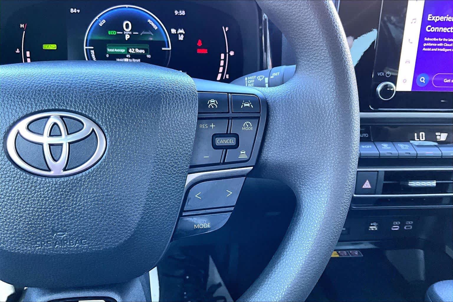 Used 2025 Toyota Camry LE FWD image 25