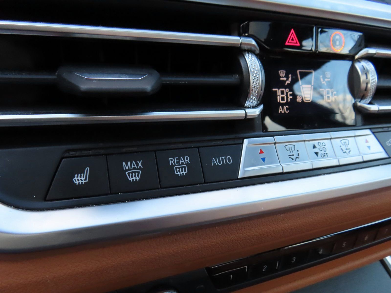 Used 2022 BMW 330i xDrive 330i xDrive w/ Driving Assistance Package image 27