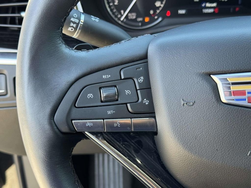 Used 2024 Cadillac XT6 Premium Luxury w/ LPO, Floor Liner Package FWD image 16