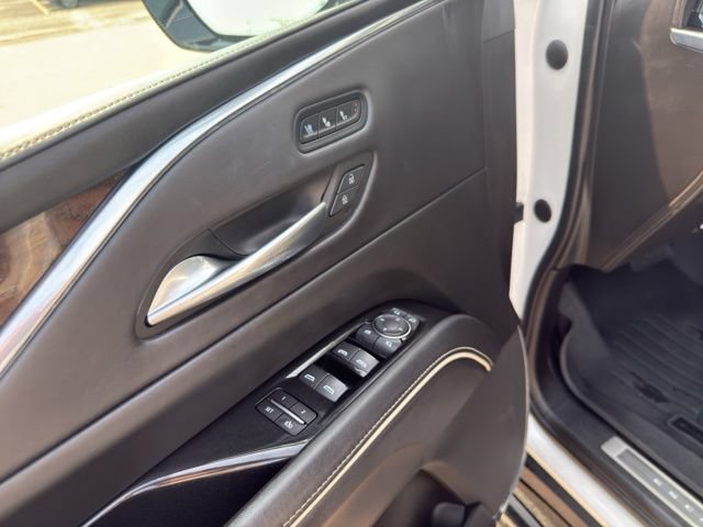 Used 2022 Cadillac Escalade Sport Platinum AWD/4WD image 23