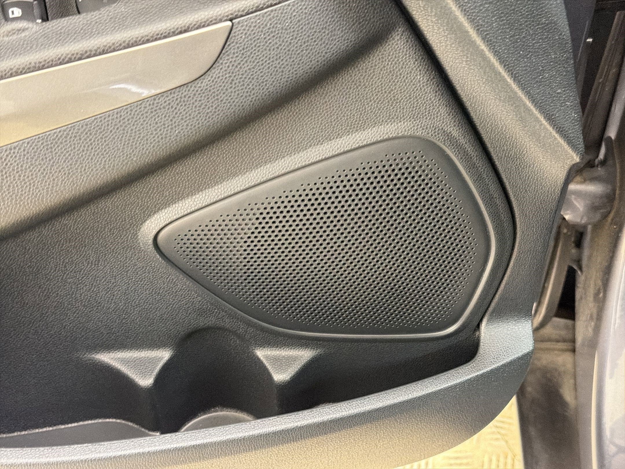 Certified 2018 Ford EcoSport SE FWD image 21