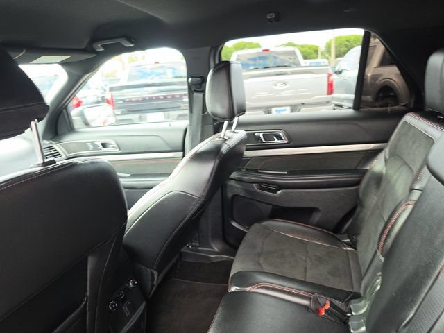 Certified 2019 Ford Explorer XLT w/ Equipment Group 202A FWD image 20