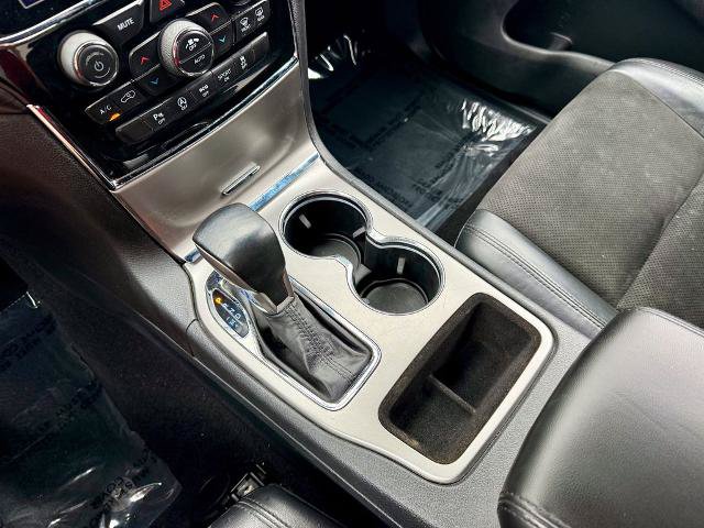 Used 2019 Jeep Grand Cherokee Laredo AWD/4WD image 24
