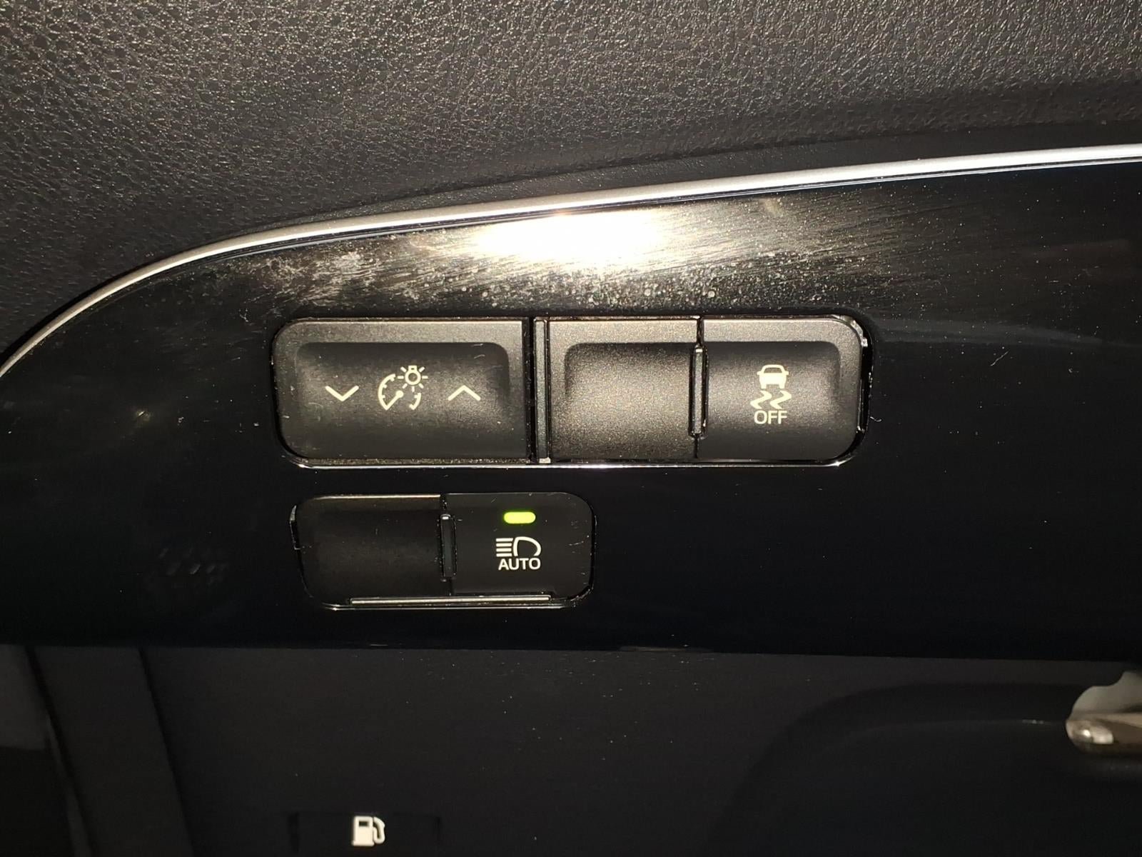 Used 2021 Toyota Prius L Eco FWD image 27