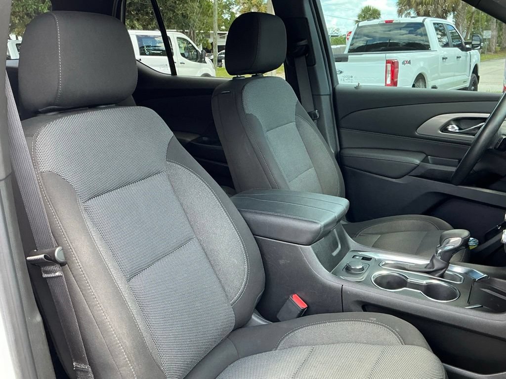 Used 2023 Chevrolet Traverse LT FWD image 22