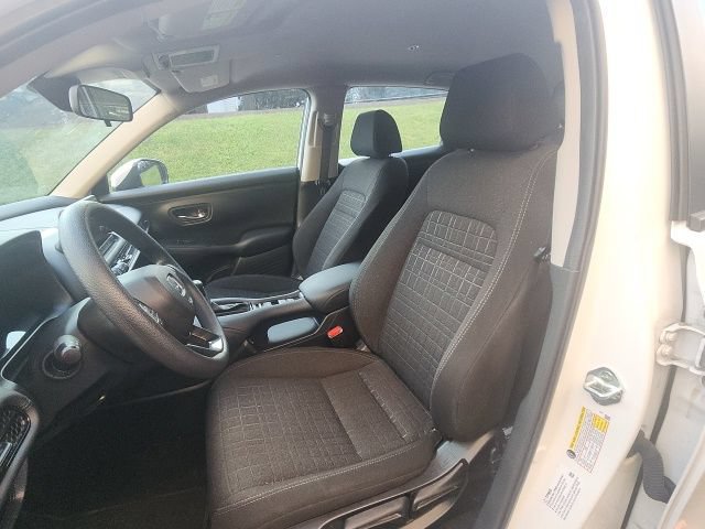 Used 2025 Honda HR-V LX image 9
